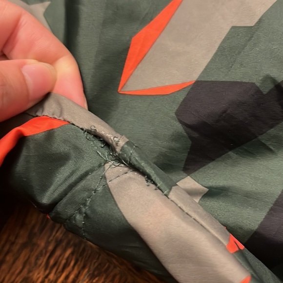 NIKE NSW CAMO WINDBREAKER size small - Picture 5 of 14